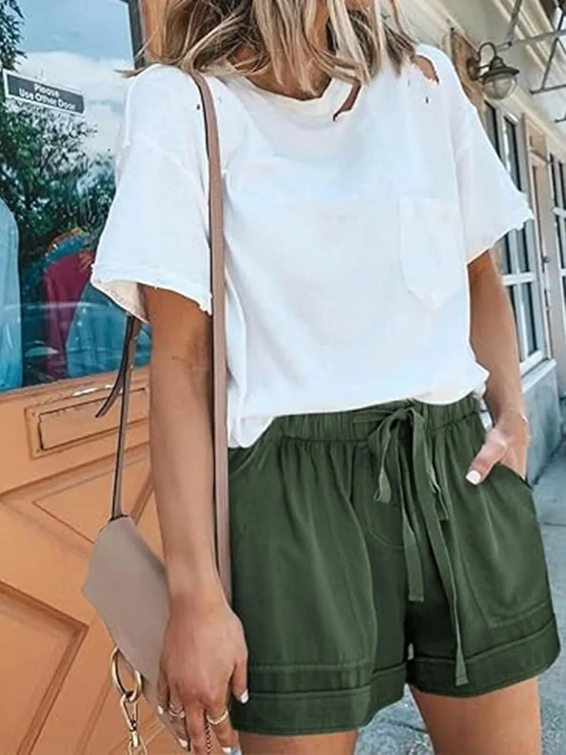 Womens Elastic Waist Drawstring Shorts Summer Lightweight Beach Shorts Comfy Casual Short Pants with Pockets